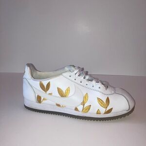 Nike Cortez: Gold Leaf